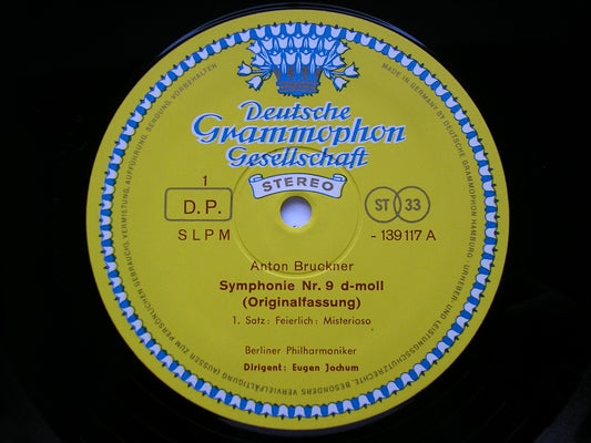 BRUCKNER: SYMPHONY No. 9 / TE DEUM    SOLOISTS / BERLIN PHILHARMONIC / EUGEN JOCHUM    139 117 / 8