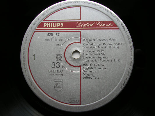 MOZART: PIANO CONCERTOS Nos. 22 & 23     MITSUKO UCHIDA / ENGLISH CHAMBER ORCHESTRA / TATE     420 187