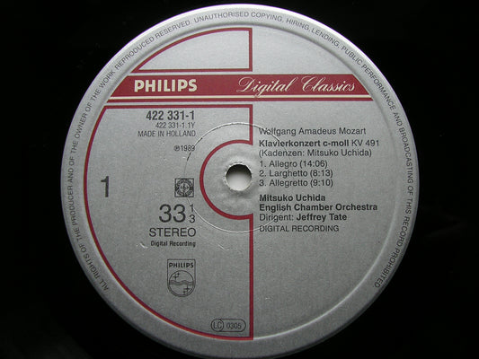 MOZART: PIANO CONCERTOS Nos. 24 & 25      UCHIDA / ENGLISH CHAMBER ORCHESTRA / JEFFREY TATE    422 331