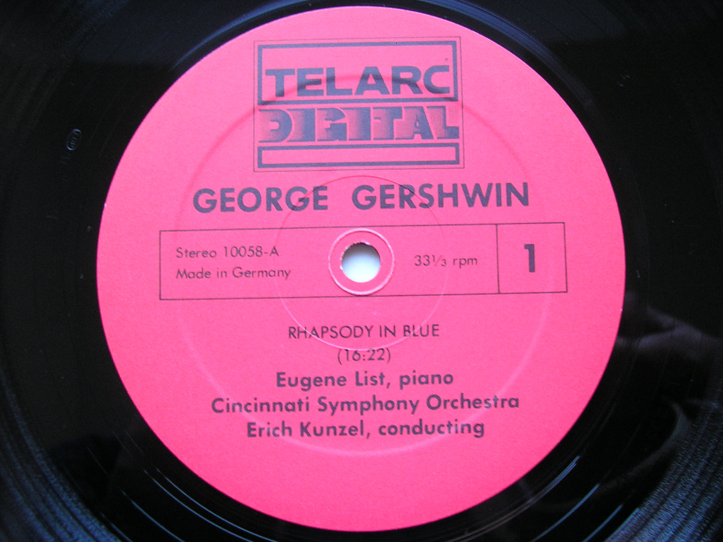 GERSHWIN: RHAPSODY IN BLUE / AN AMERICAN IN PARIS LIST / CINCINNATI SYMPHONY / KUNZEL DG-10058
