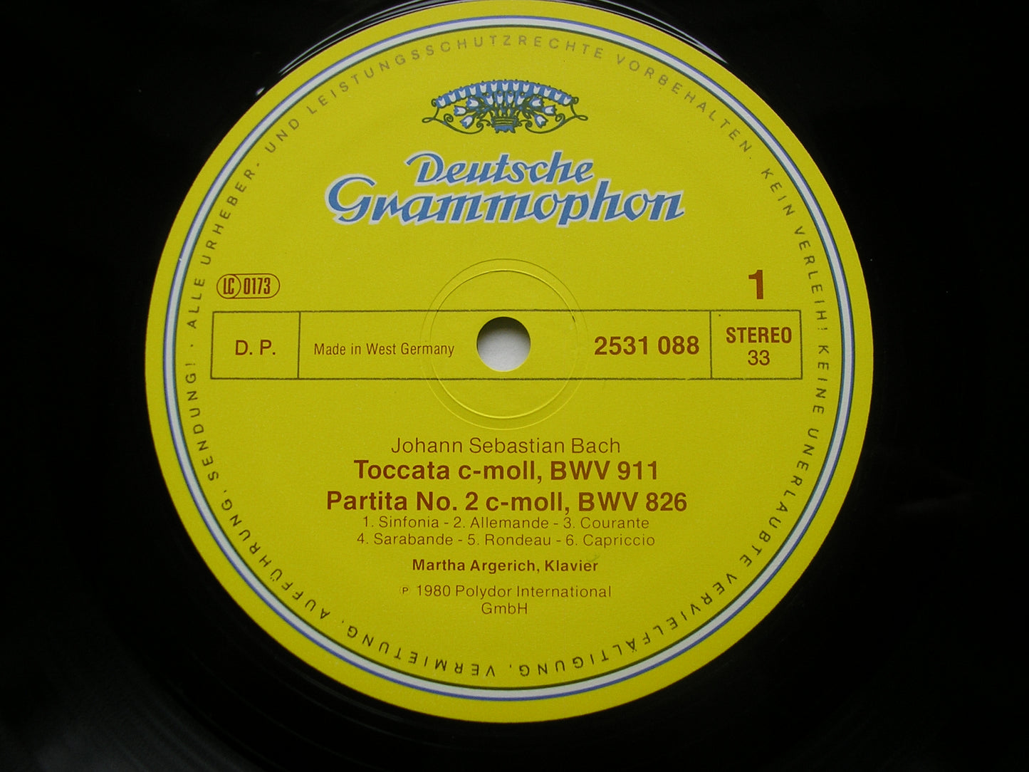 BACH: TOCCATA BWV911 / ENGLISCHE SUITE No. 2 / PARTITA BWV826 MARTHA ARGERICH DG 2531 088