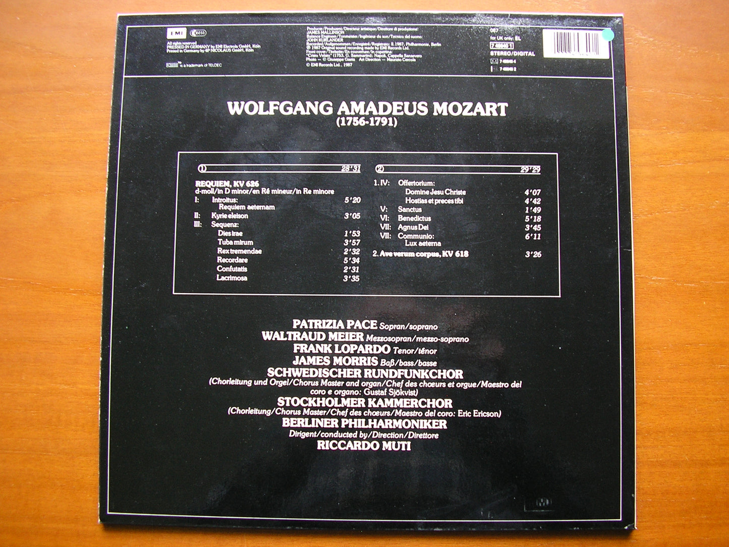 MOZART: REQUIEM / AVE VERUM CORPUS SOLOISTS / BERLIN PHILHARMONIC / MUTI 7 49640