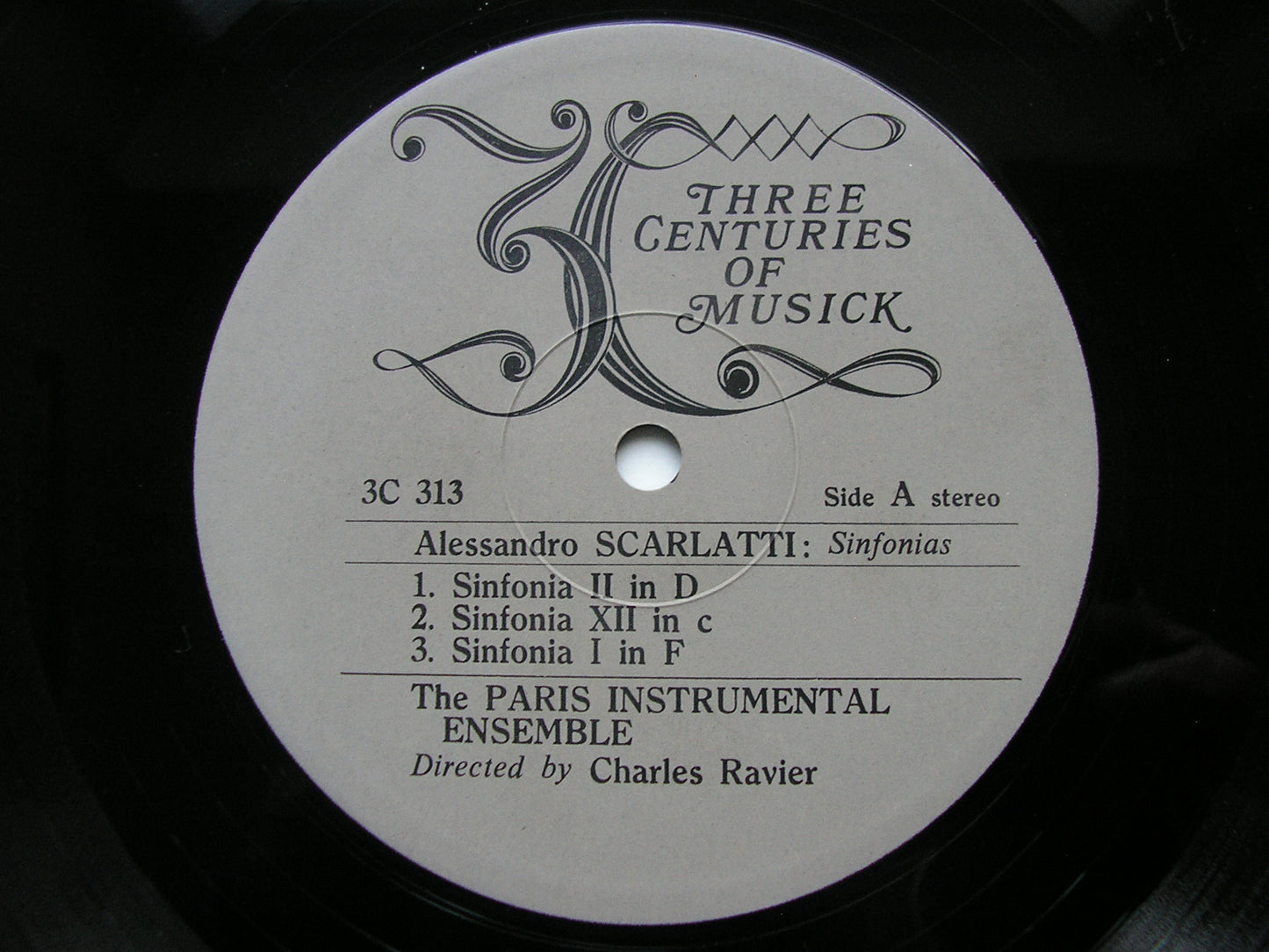 ALESSANDRO SCARLATTI: SIX SYMPHONIES      RAVIER / THE PARIS INSTRUMENTAL ENSEMBLE      3C 313