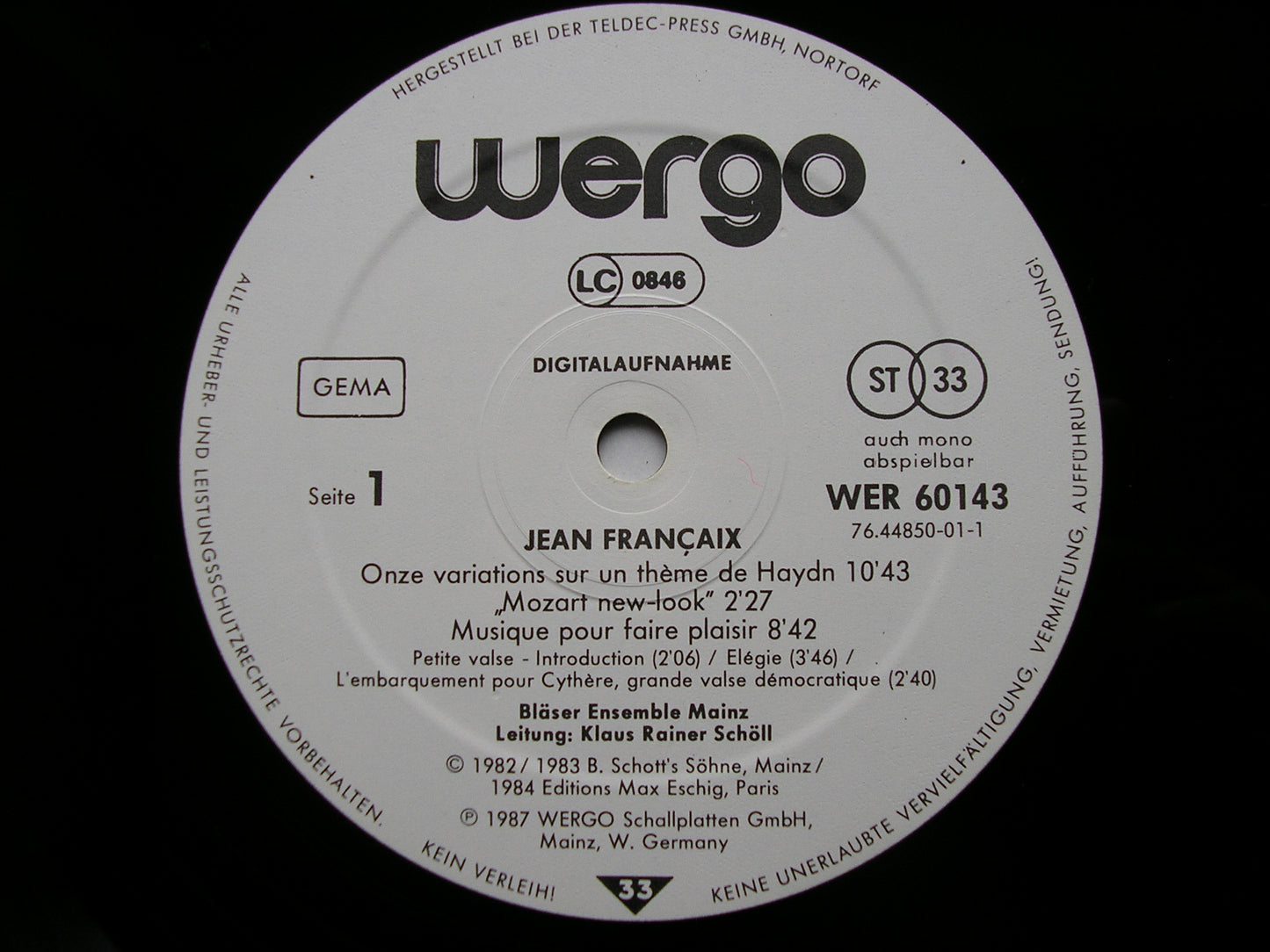 FRANCAIX: MUSIQUE POUR FAIRE PLAISIR       FRANCAIX / MAINZ WIND ENSEMBLE       WER 60143