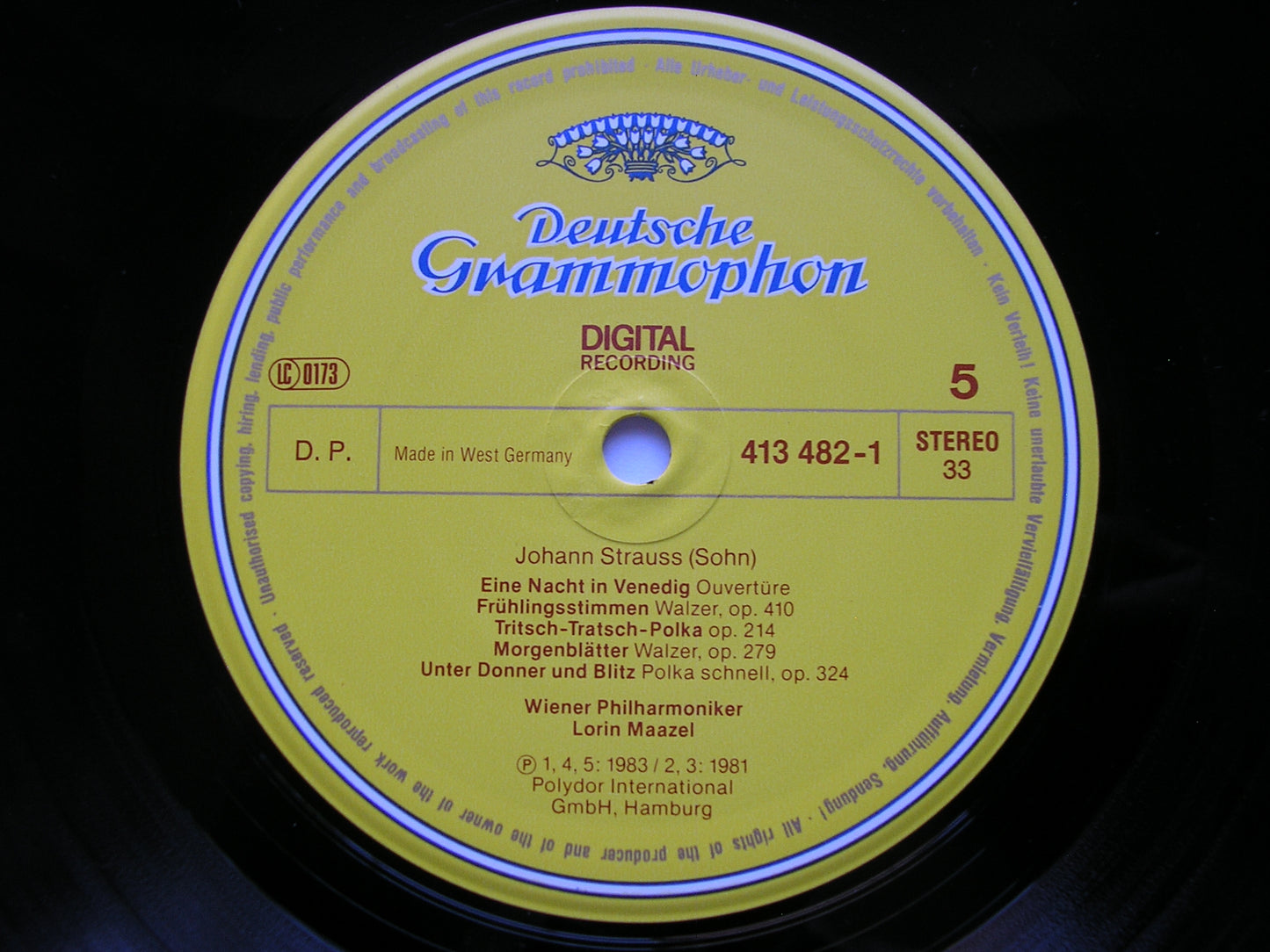 WEINER BLUT: The best of NEW YEAR'S CONCERTS       MAAZEL / VIENNA PHILHARMONIC ORCHESTRA     3LP    413 479