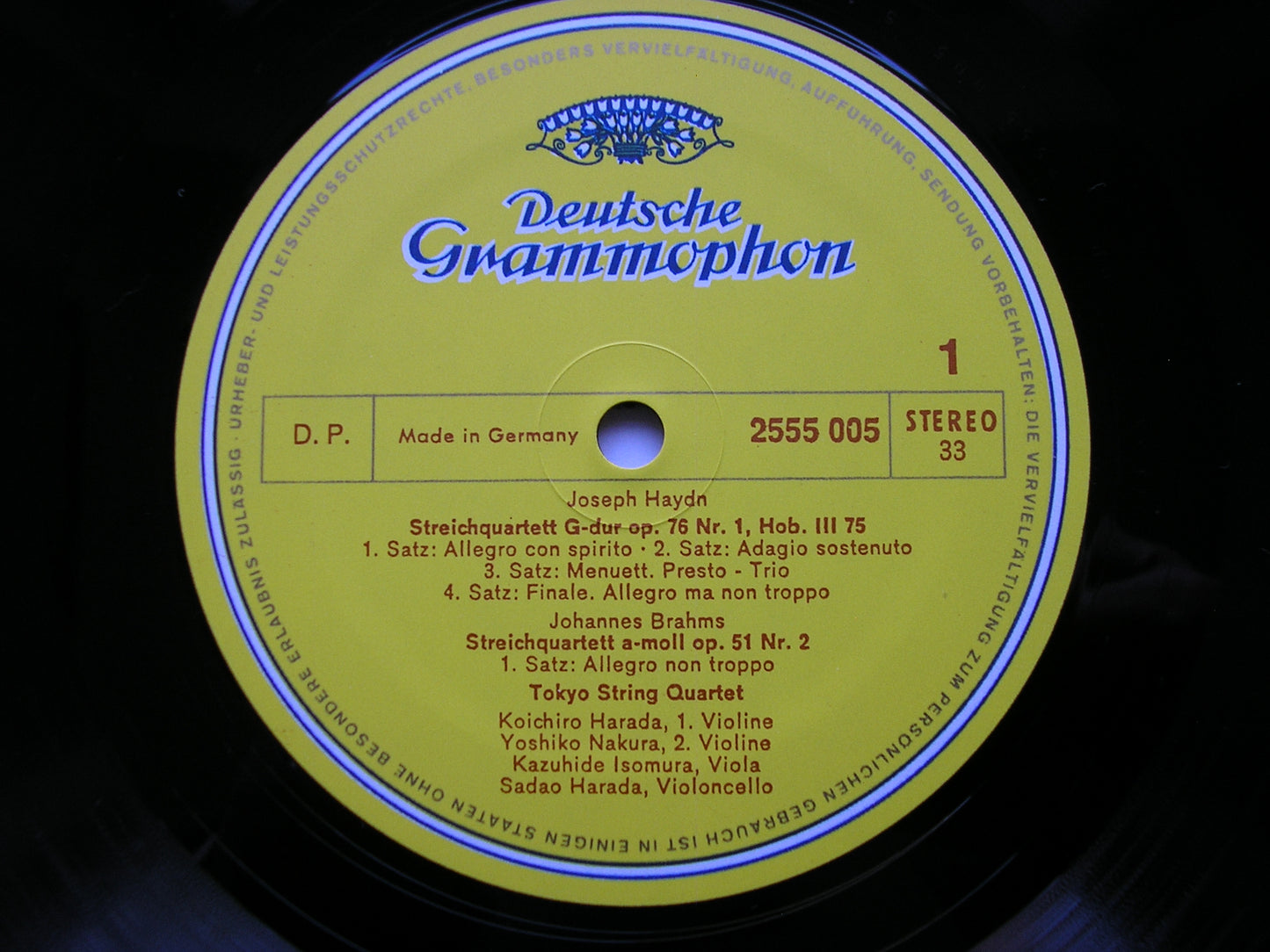 BRAHMS: STRING QUARTET Op.51 No. 2 / HAYDN: STRING QUARTET Op. 76 No. 1 THE TOKYO QUARTET 2555 005