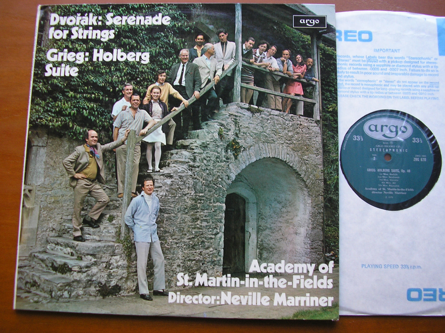 DVORAK: SERENADE FOR STRINGS / GRIEG: HOLBERG SUITE     MARRINER / ACADEMY OF ST MARTIN IN THE FIELDS     ZRG 670
