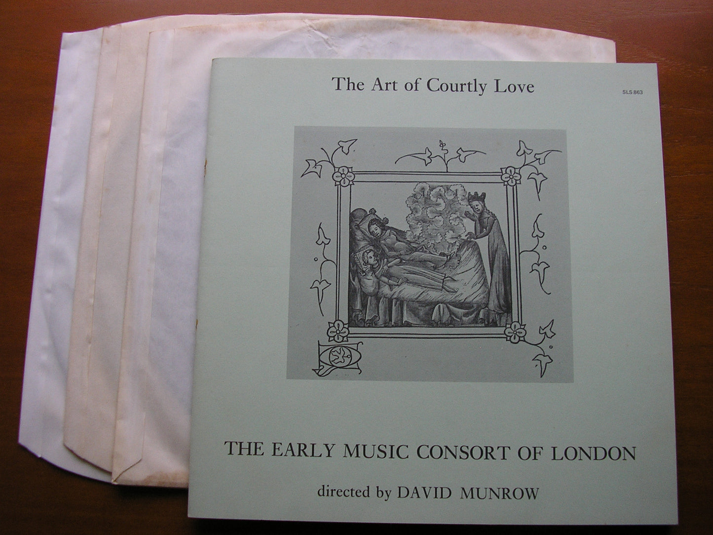 THE ART OF COURTY LOVE:  MUSIC OF THE MIDDLE AGES     DAVID MUNROW / THE EARLY MUSIC CONSORT OF LONDON    3LP    SLS 863