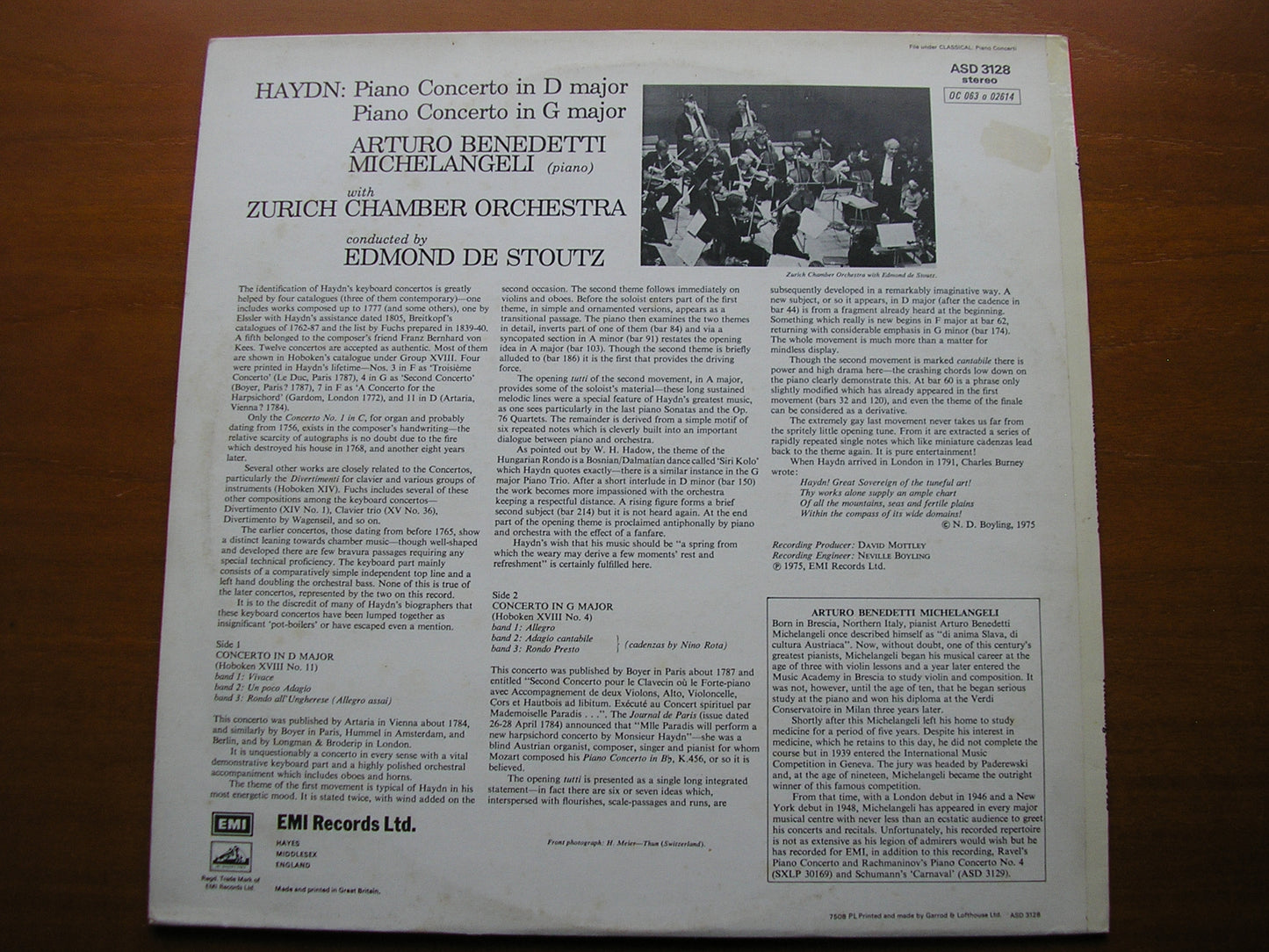 HAYDN: PIANO CONCERTOS in D & G MICHELANGELI / ZURICH CHAMBER ORCHESTRA / DE STOUTZ ASD 3128