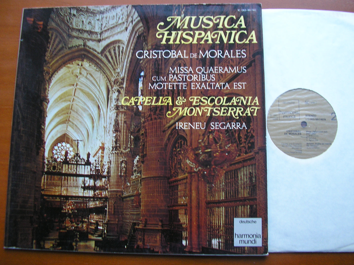 DE MORALES: MISSA QUAERAMUS CUM PASTORIBUS    CAPELLA & ESCOLANIA MONTSERRAT / SEGARRA    065 99 740