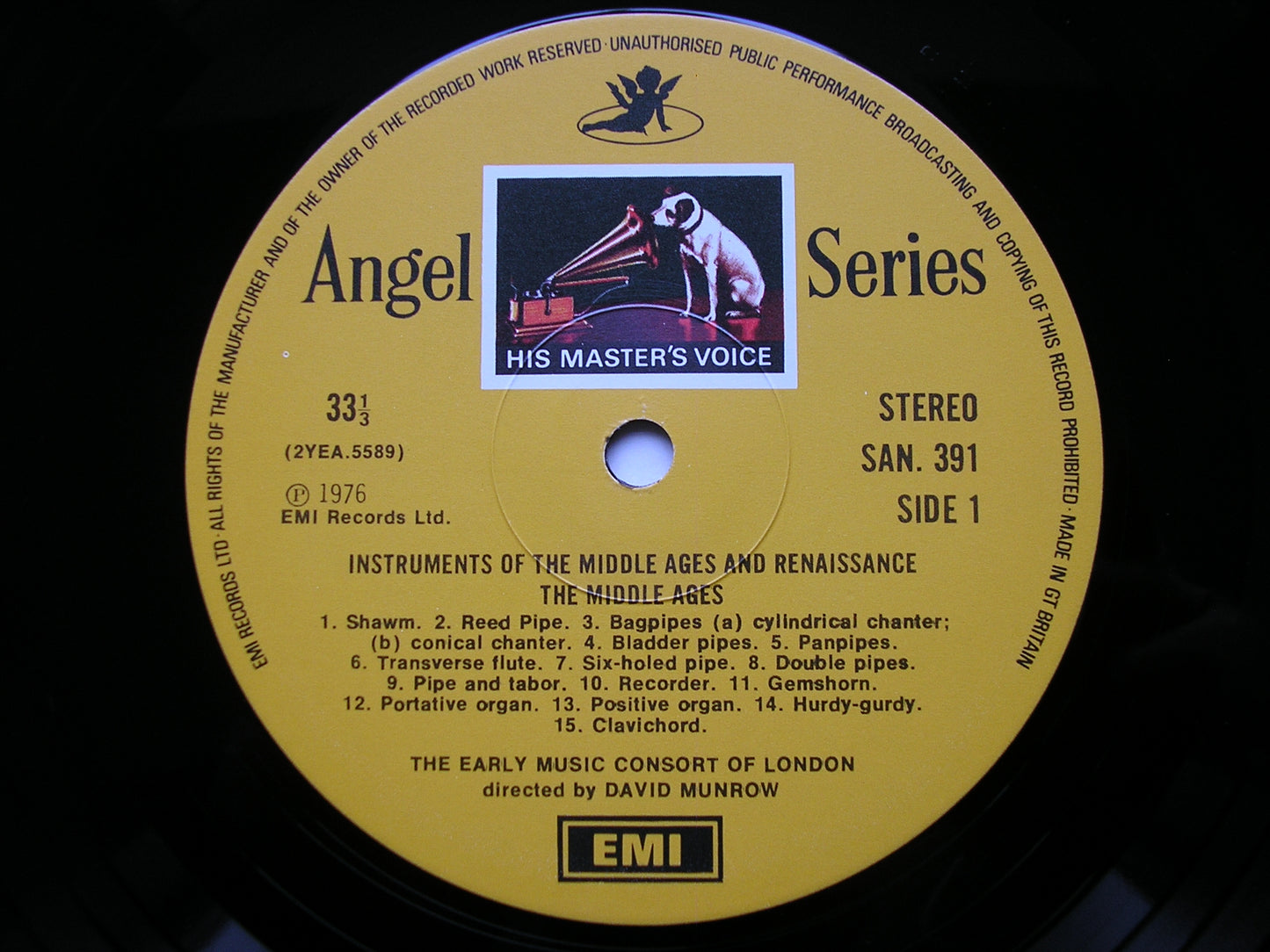 INSTRUMENTS OF THE MIDDLE AGES & RENAISSANCE       MUNROW / THE EARLY MUSIC CONSORT OF LONDON     SLS 988