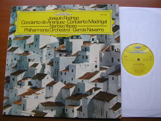 RODRIGO: CONCIERTO DE ARANJUEZ / CONCIERTO MADRIGAL     YPES / PHILHARMONIA / NAVARRO    2531 208
