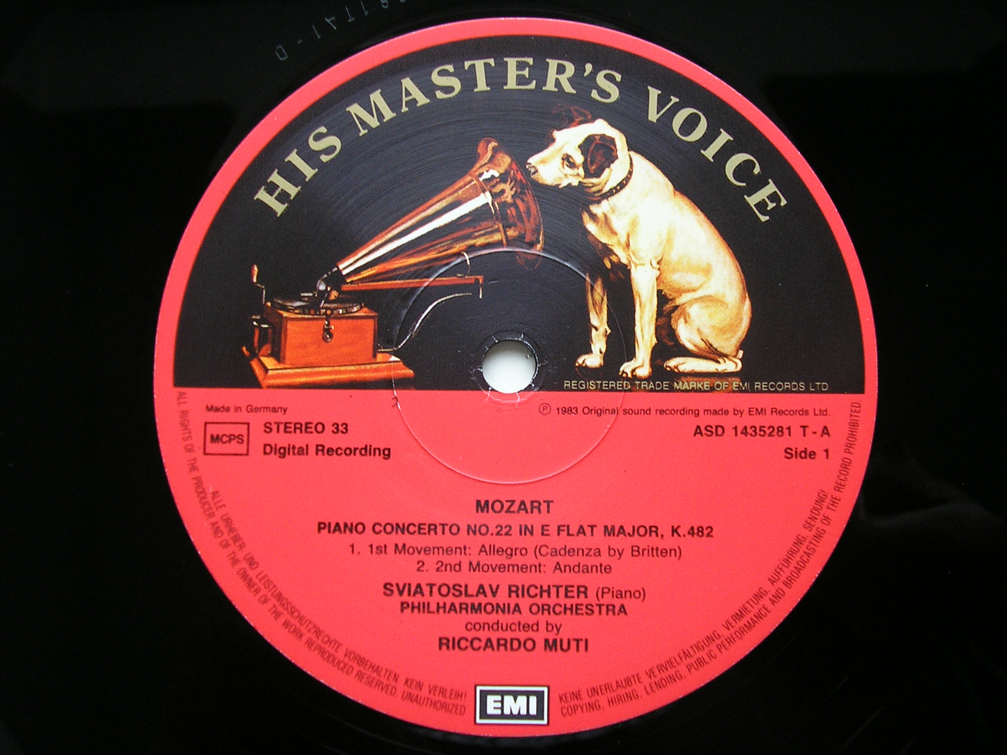 MOZART: PIANO CONCERTO No. 22 / SYMPHONY No. 24      RICHTER / PHILHARMONIA / MUTI        ASD 1435281