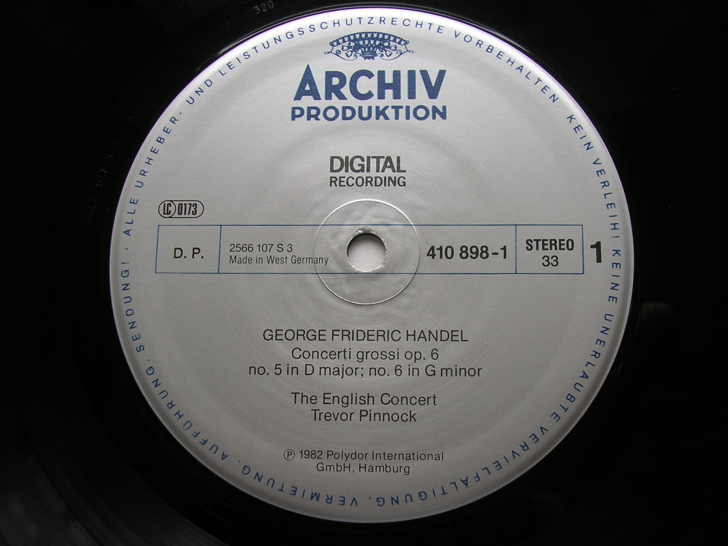 HANDEL: CONCERTI GROSSI Op. 6 Nos. 5 - 8 THE ENGLISH CONCERT / PINNOCK 410 898