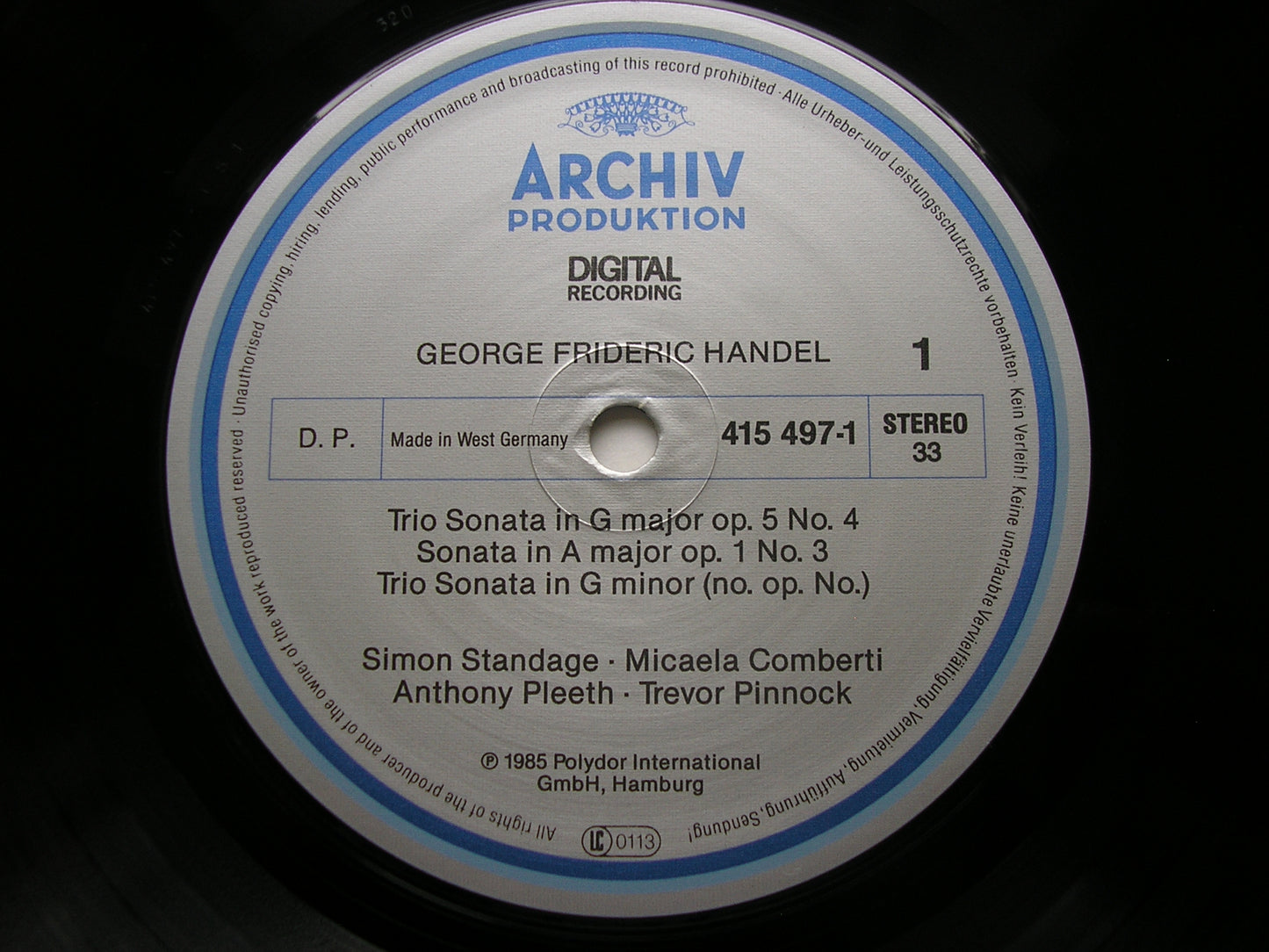 HANDEL: TRIO SONATAS / VIOLIN SONATA     THE ENGLISH CONCERT    415 497