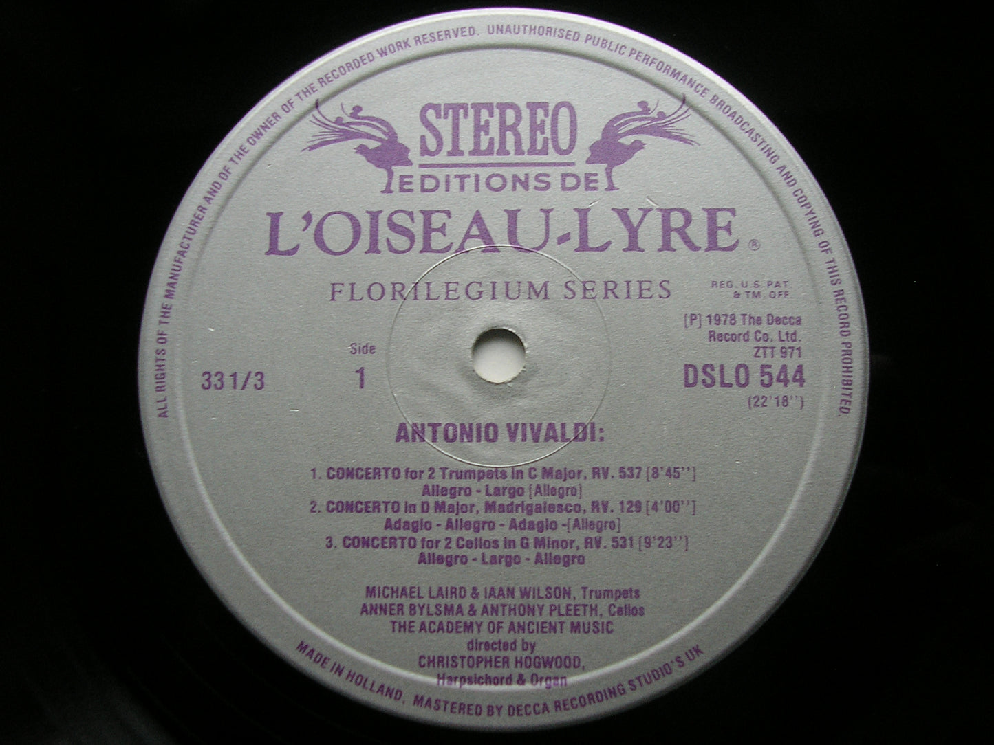 VIVALDI: SIX CONCERTOS     SOLOISTS / THE ACADEMY OF ANCIENT MUSIC / HOGWOOD   DSLO 544