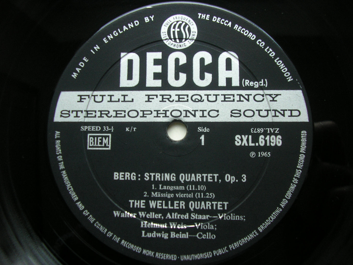 BERG: STRING QUARTET Op. 3 / SHOSTAKOVICH: QUARTET No. 10 THE WELLER QUARTET SXL 6196
