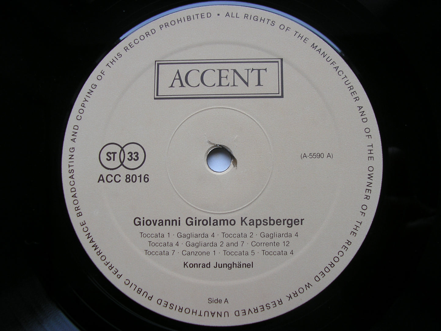 PICCININI & KAPSBERGER: LUTE MUSIC 1604 - 1639    KONRAD JUNGHANEL     ACC 8016