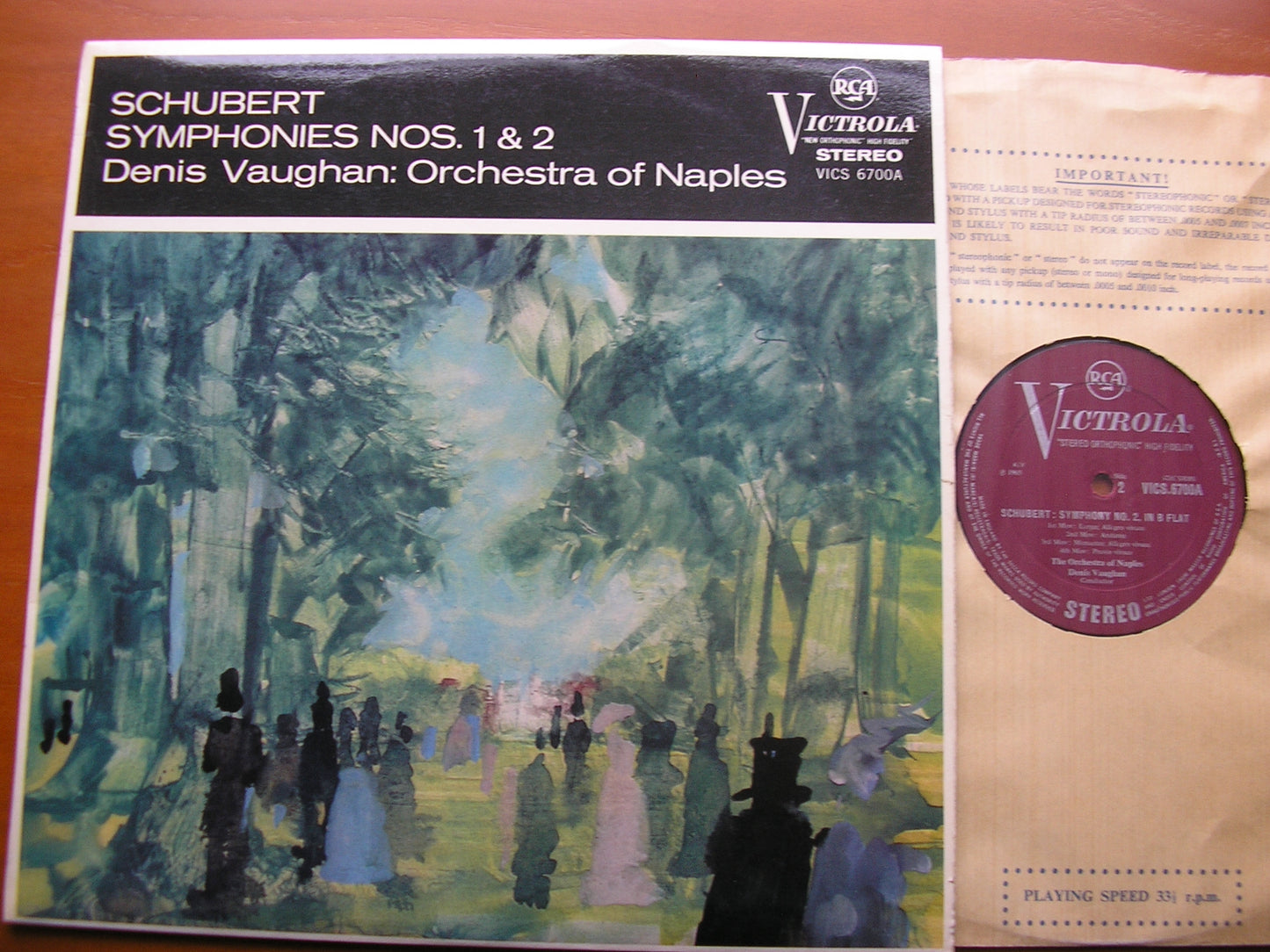 SCHUBERT: SYMPHONIES Nos. 1 & 2     VAUGHAN / ORCHESTRA OF NAPLES     VICS 6700A