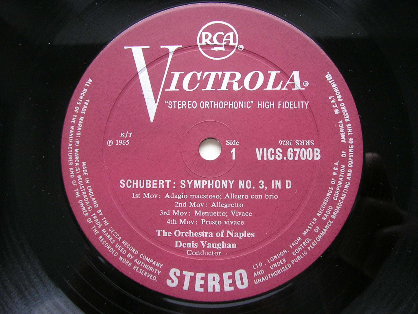 SCHUBERT: SYMPHONIES Nos. 3 & 8 'Unfinished'     VAUGHAN / ORCHESTRA OF NAPLES     VICS 6700B