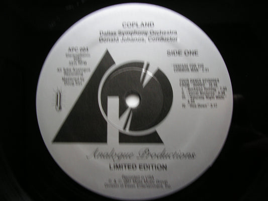 COPLAND: FANFARE / RODEO / IVES: HOLIDAYS SYMPHONY   JOHANOS / DALLAS SYMPHONY     APC 004