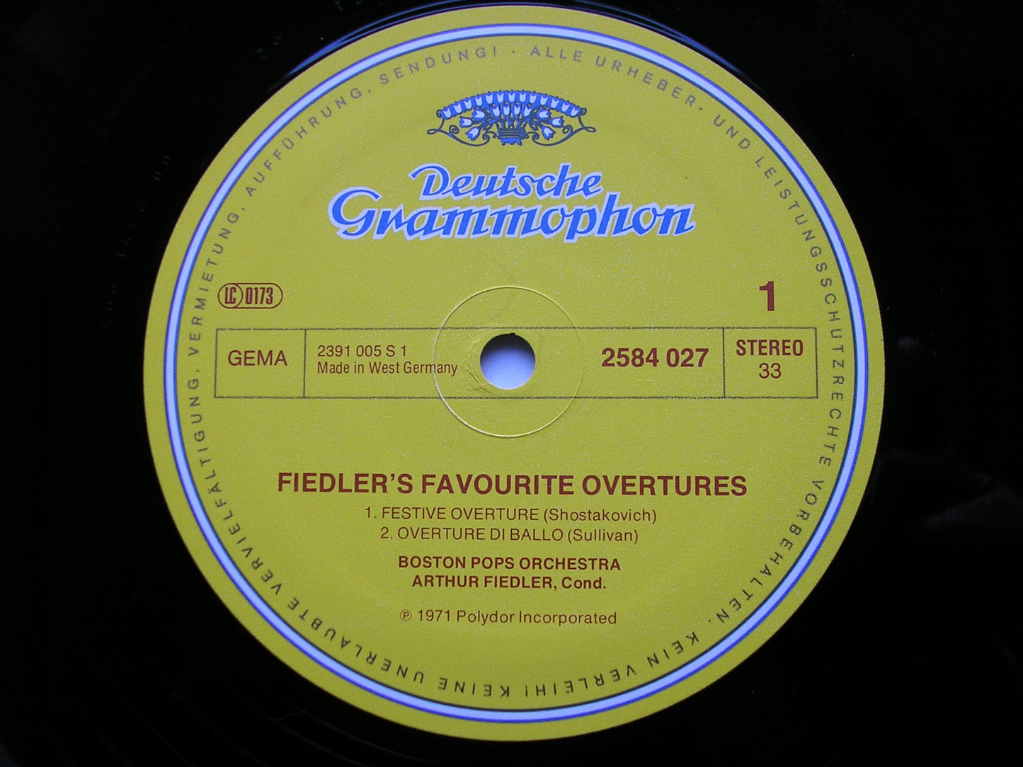 FIEDLER'S FAVORITE OVERTURES: SHOSTAKOVICH / SULLIVAN / GOLDMARK / COPLAND FIEDLER / BOSTON POPS 2584 027