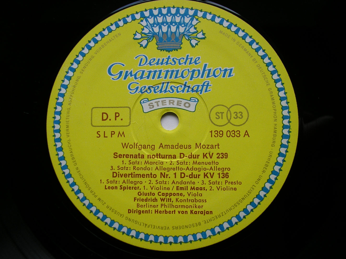 MOZART: SERENATA NOTTURNA / DIVERTIMENTI K136 / K137 / K138 KARAJAN / BERLIN PHILHARMONIC 139 033