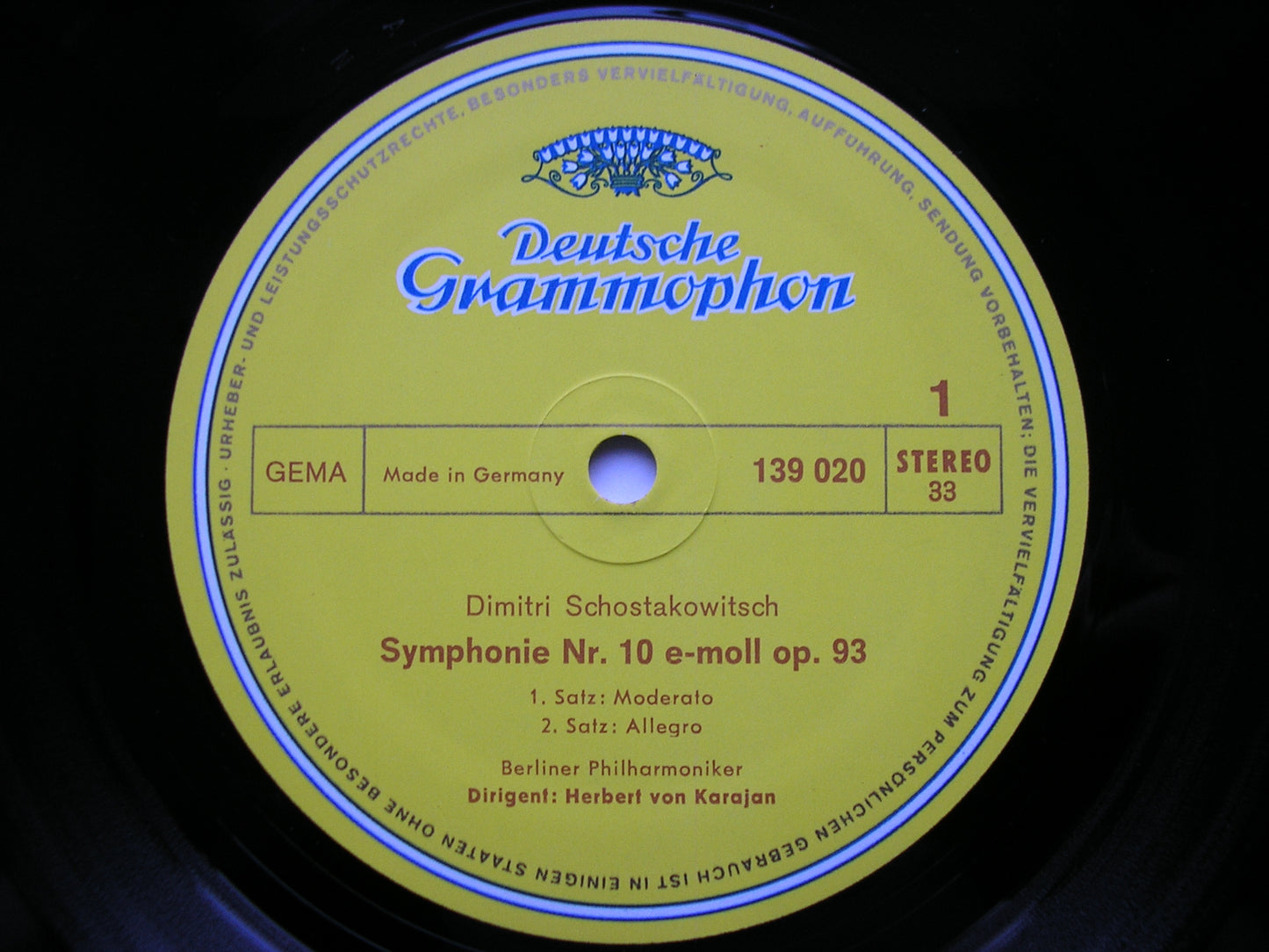 SHOSTAKOVICH: SYMPHONY No. 10     KARAJAN / BERLIN PHILHARMONIC    139 020