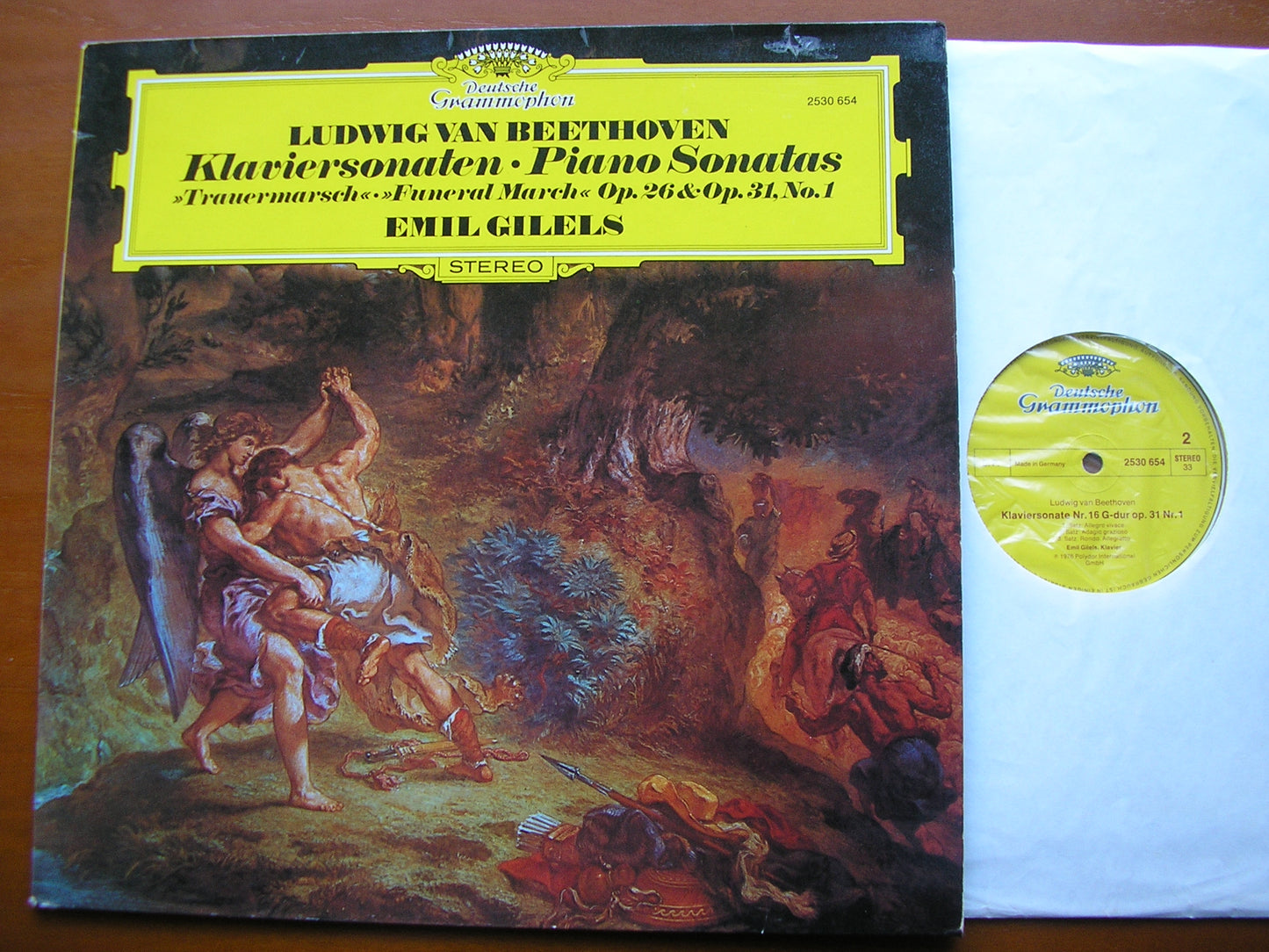 BEETHOVEN: PIANO SONATAS Nos. 12 & 16 EMIL GILELS 2530 654