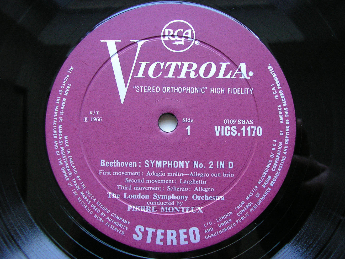 BEETHOVEN: SYMPHONY No. 2 / OVERTURES King Stephen / Fidelio     MONTEUX / LONDON SYMPHONY    VICS 1170