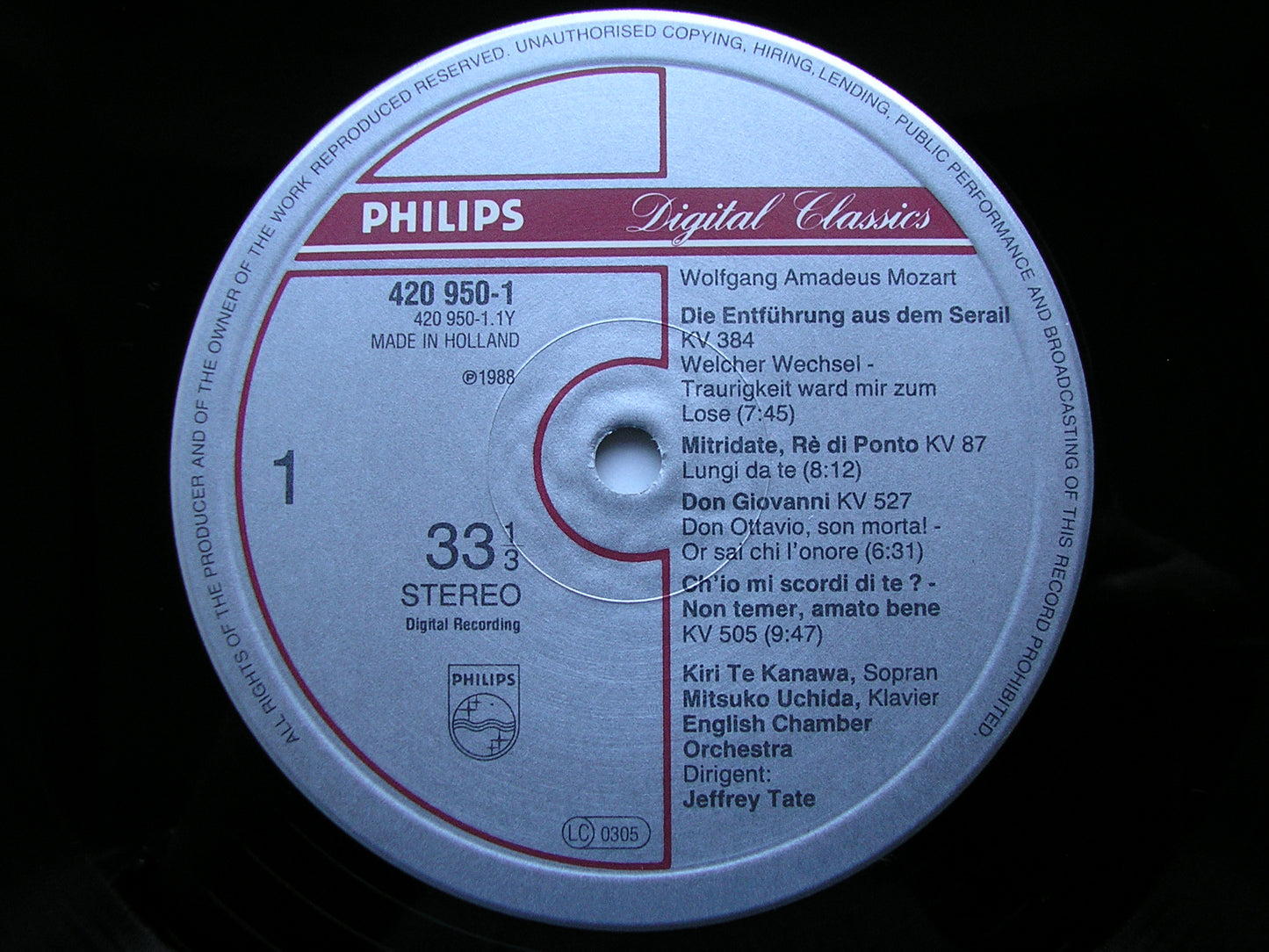 KIRI TE KANAWA SINGS ARIAS BY MOZART     TE KANAWA / UCHIDA / ENGLISH CHAMBER ORCHESTRA / TATE     420 950