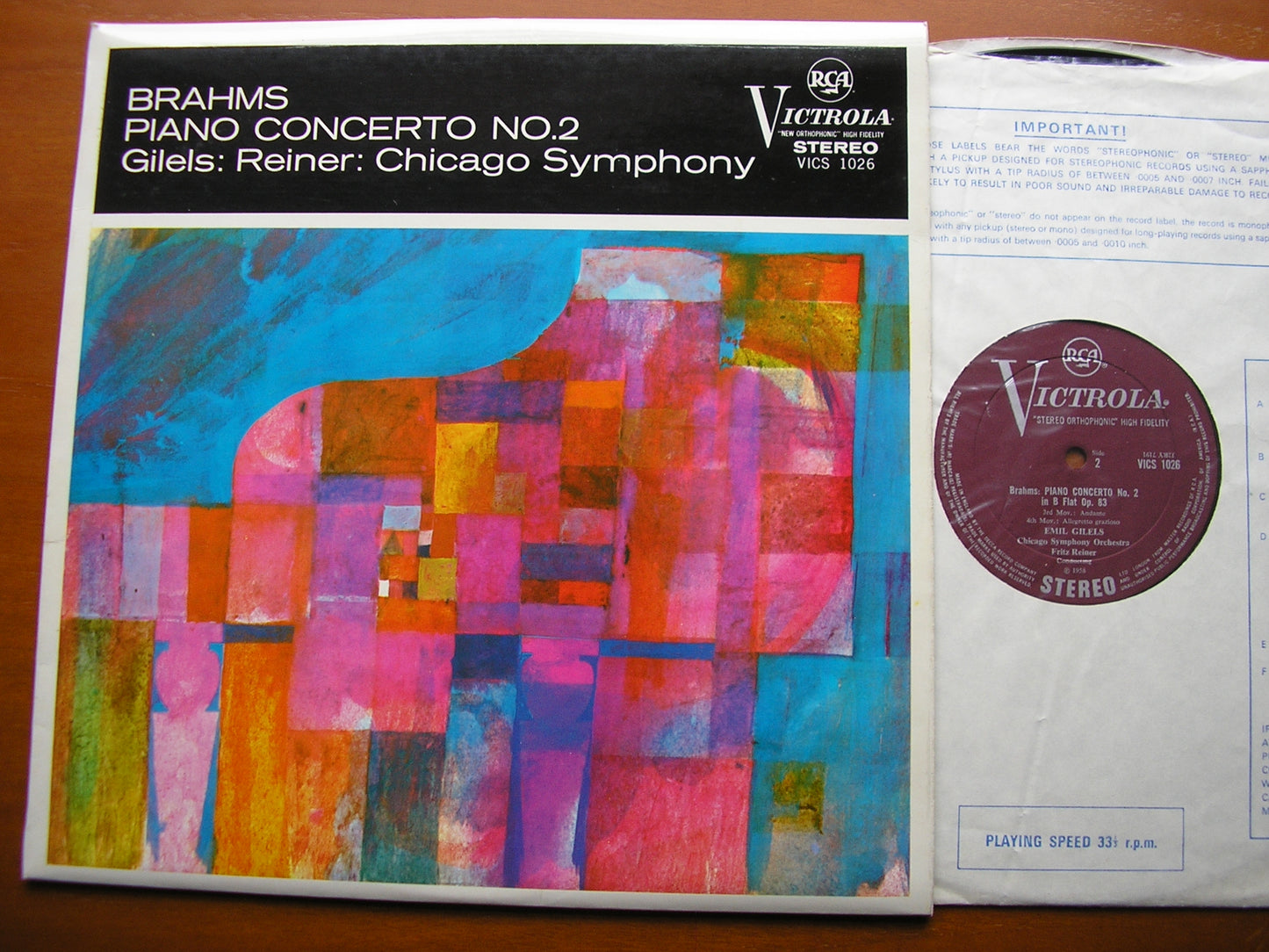 BRAHMS: PIANO CONCERTO No. 2    GILELS / CHICAGO SYMPHONY / REINER    VICS 1026