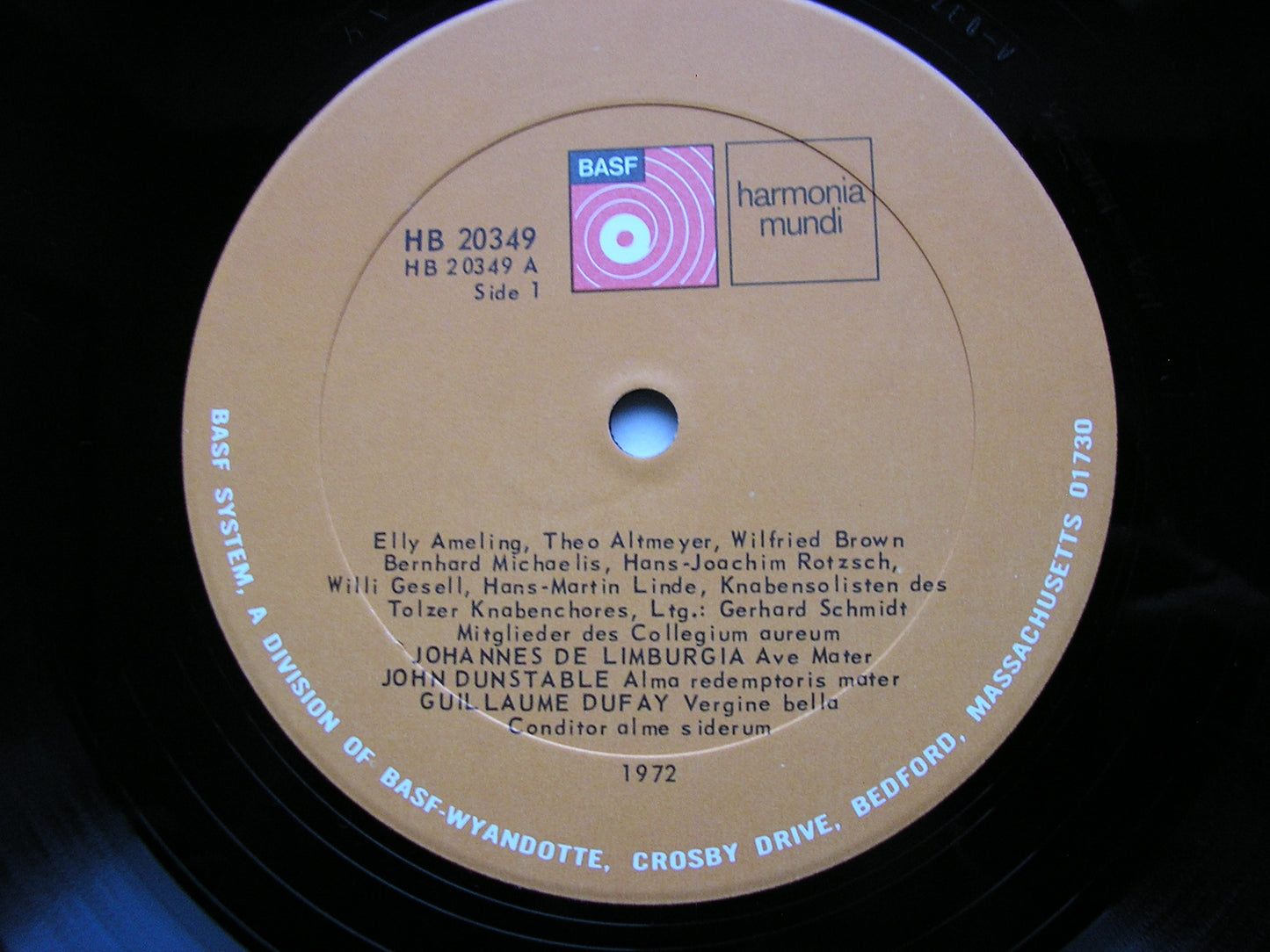 DUFAY / DUNSTABLE / JOHANNES DE LIMBURGIA: CHORAL WORKS     SOLOISTS / COLLEGIUM AUREUM / LINDE     HB 20349