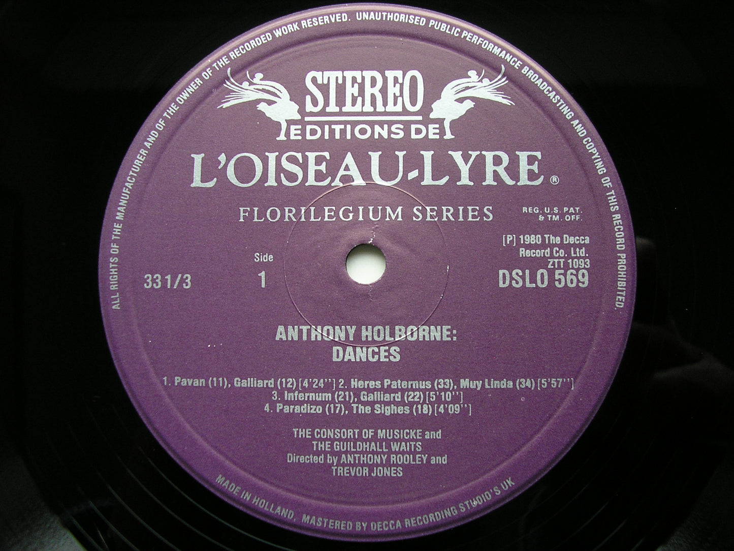 HOLBORNE: PAVANS & GALLIARDS     THE GUILDHALL WAITS / THE CONSORT OF MUSICKE  / JONES / ROOLEY       DSLO 569