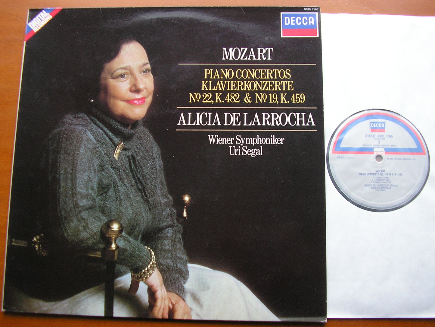 MOZART: PIANO CONCERTOS Nos. 22 & 19      LARROCHA / VIENNA SYMPHONY / SEGAL    SXDL 7566