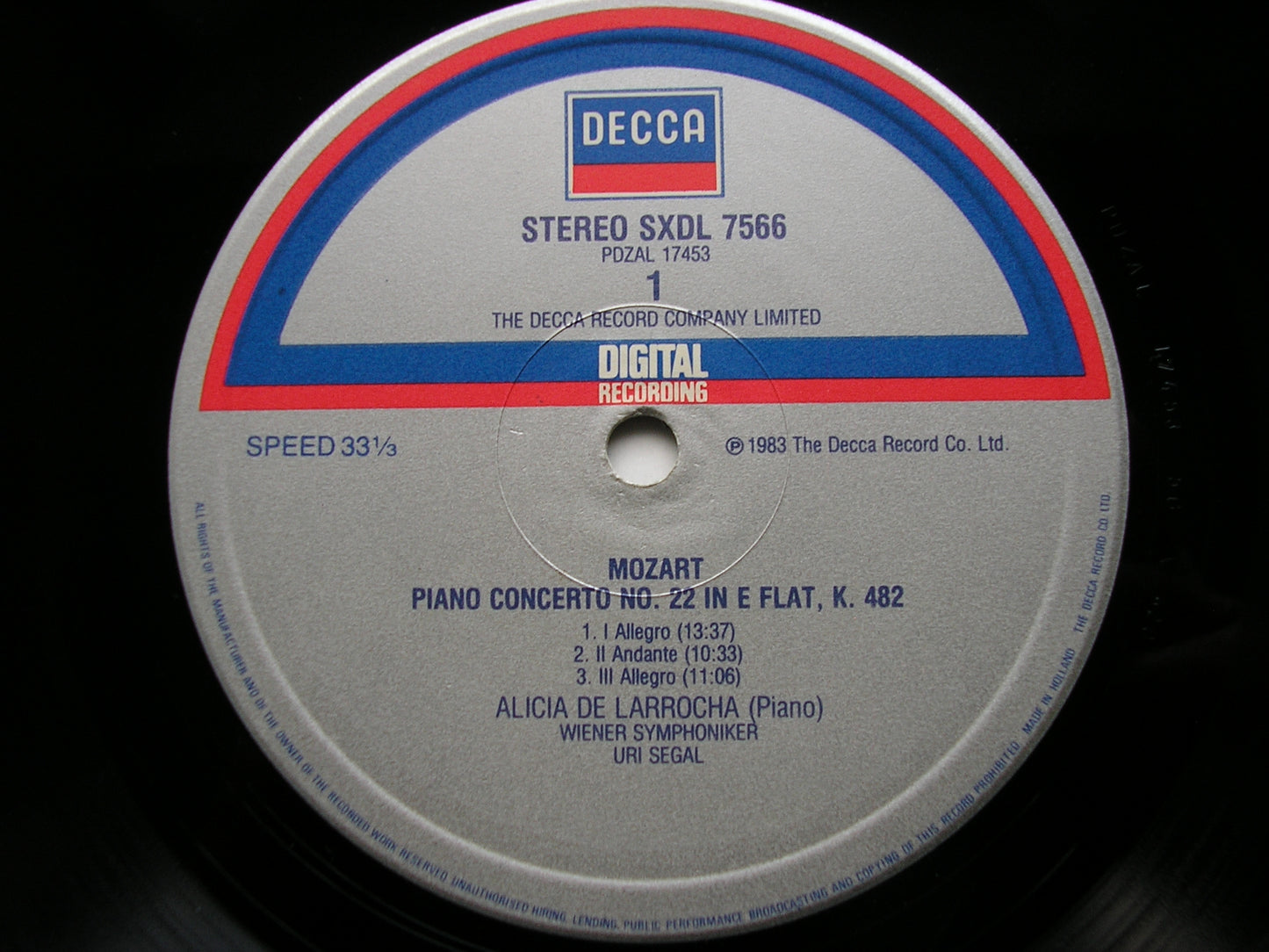 MOZART: PIANO CONCERTOS Nos. 22 & 19      LARROCHA / VIENNA SYMPHONY / SEGAL    SXDL 7566