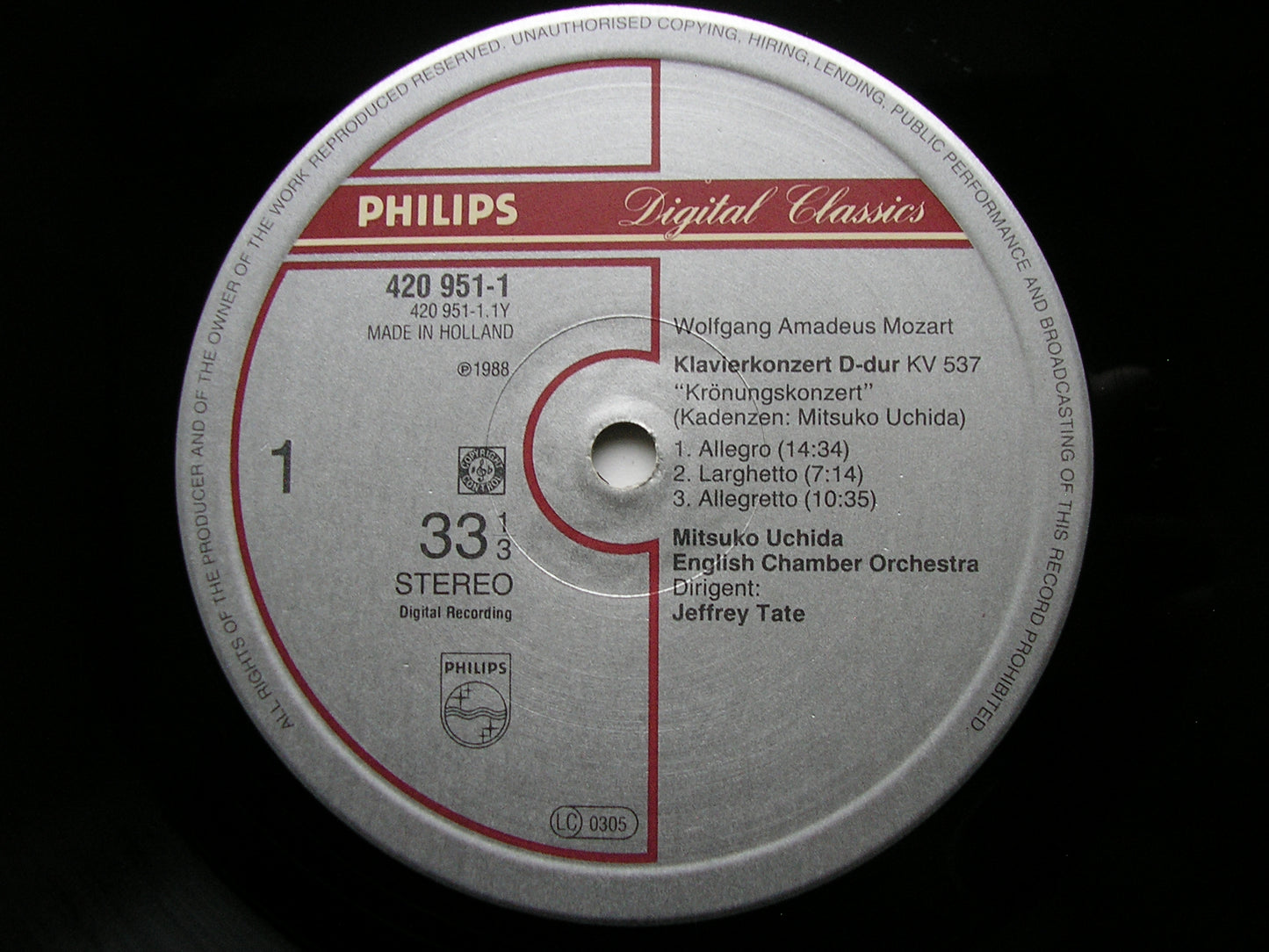 MOZART: PIANO CONCERTOS Nos. 26 & 27     UCHIDA / ENGLISH CHAMBER ORCHESTRA / JEFFREY TATE      420 951