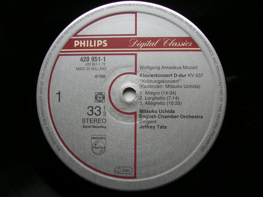 MOZART: PIANO CONCERTOS Nos. 26 & 27     UCHIDA / ENGLISH CHAMBER ORCHESTRA / JEFFREY TATE      420 951