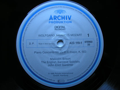 MOZART: PIANO CONCERTOS Nos. 25 & 26      BILSON / ENGLISH BAROQUE SOLOISTS / GARDINER     423 119