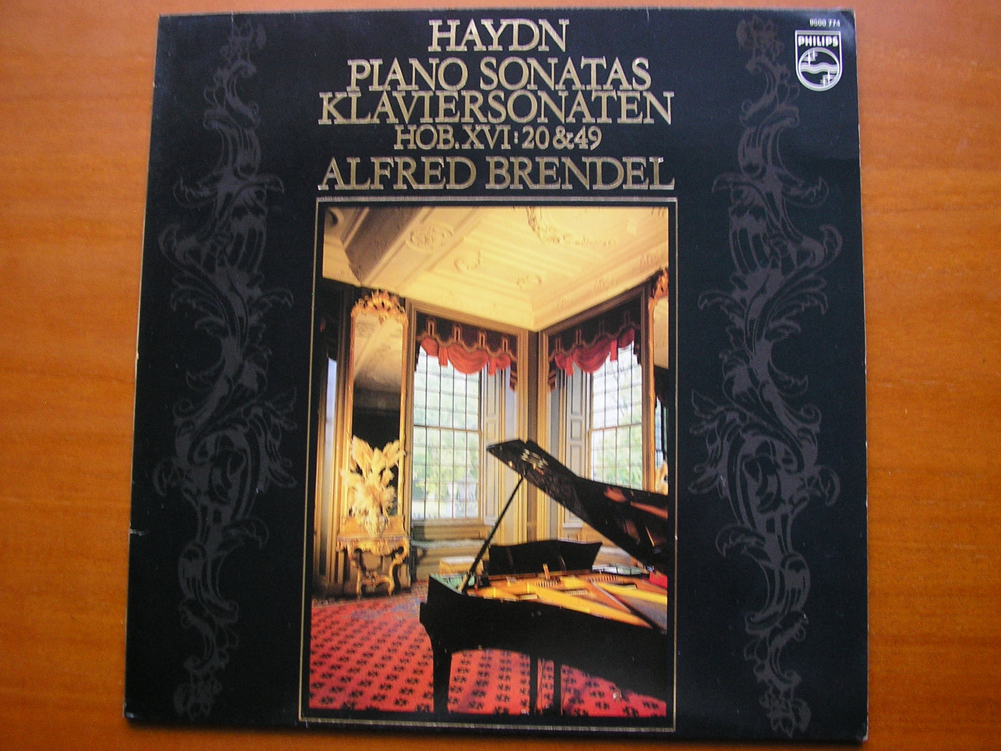 HAYDN: TWO PIANO SONATAS        BRENDEL        9500 774
