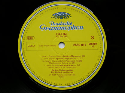 KARAJAN CONDUCTS MUSIC OF THE STRAUSS FAMILY      KARAJAN / BERLIN PHILHARMONIC    3LP     2741 003