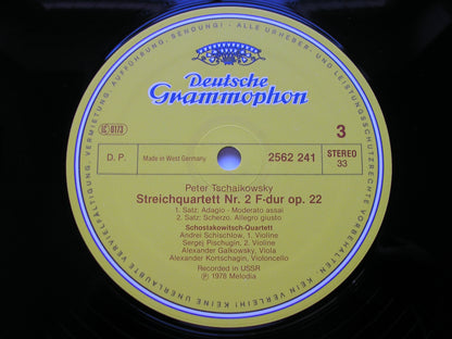TCHAIKOVSKY: THE STRING QUARTETS   THE SHOSTAKOVICH QUARTET   3 LP     2740 236