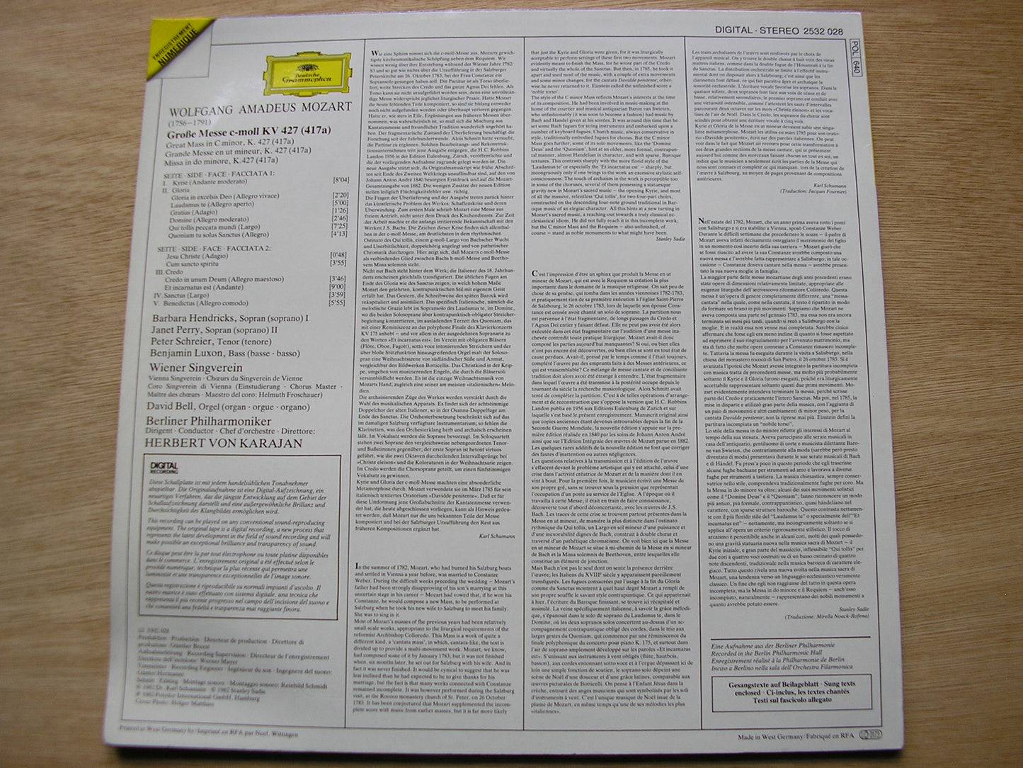 MOZART: GREAT MASS in C Minor      SOLOISTS / BERLIN PHILHARMONIC / KARAJAN    2532 028