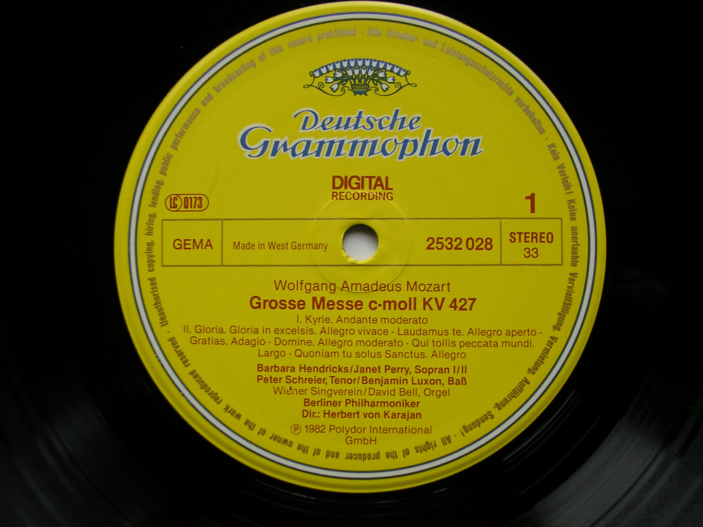 MOZART: GREAT MASS in C Minor      SOLOISTS / BERLIN PHILHARMONIC / KARAJAN    2532 028