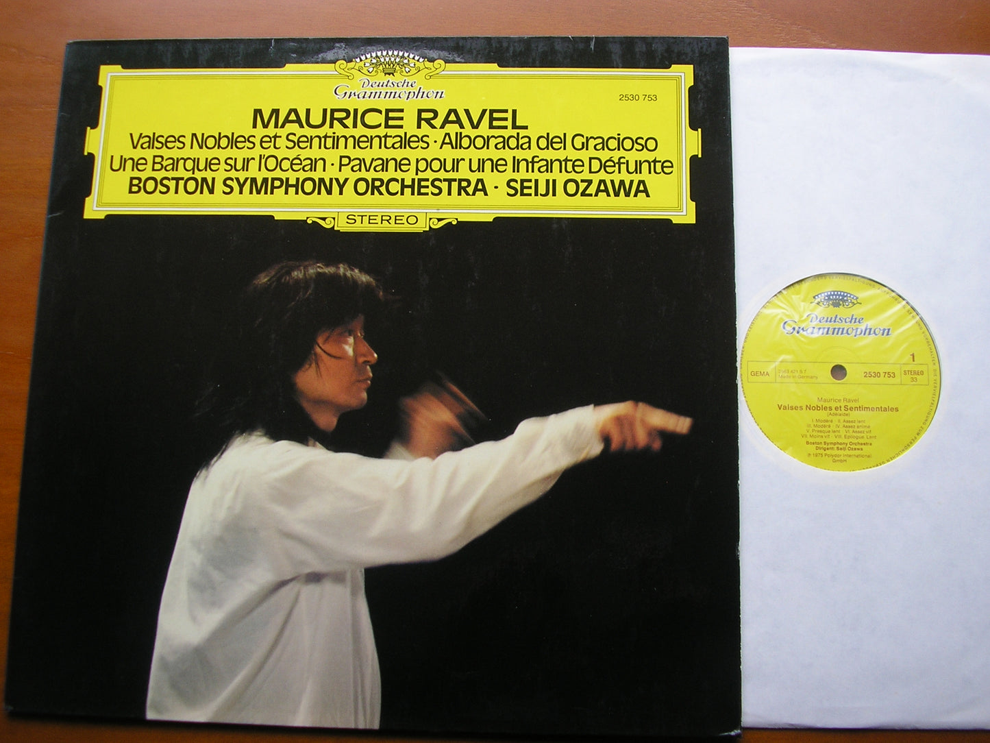 RAVEL: VALSES NOBLES ET SENTIMENTALES / PAVANE / ALBORADA DEL GRACIOSO      OZAWA / BOSTON SYMPHONY ORCHESTRA    2530 753