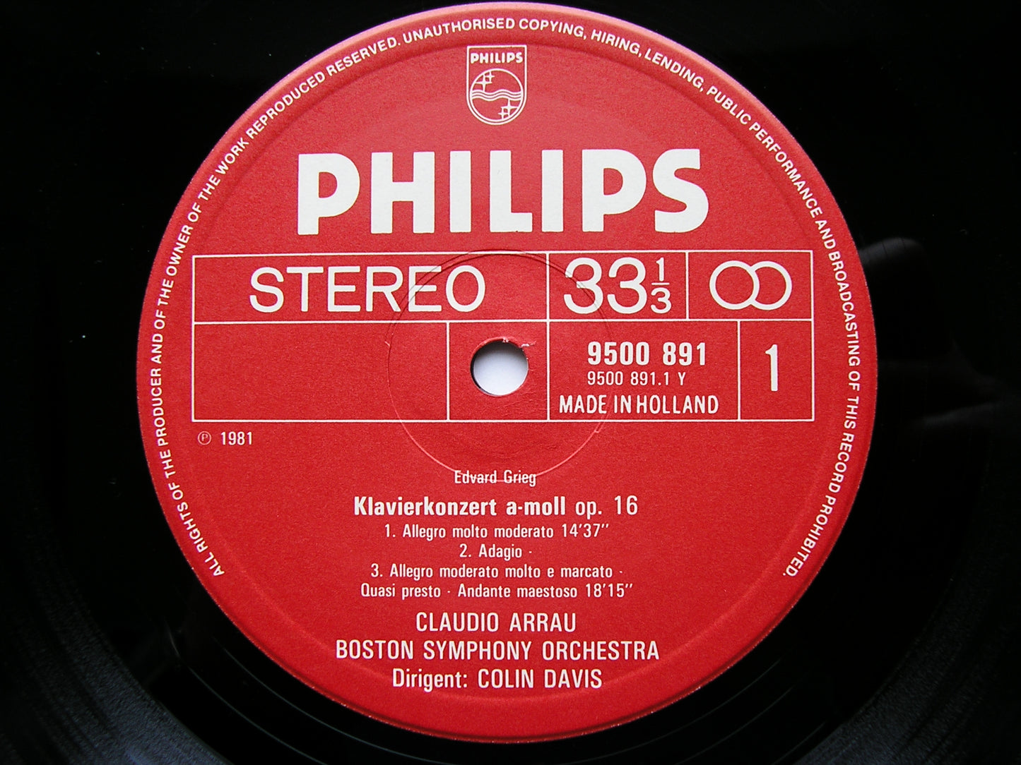 GRIEG & SCHUMANN: PIANO CONCERTOS       ARRAU / BOSTON SYMPHONY / DAVIS      9500 891