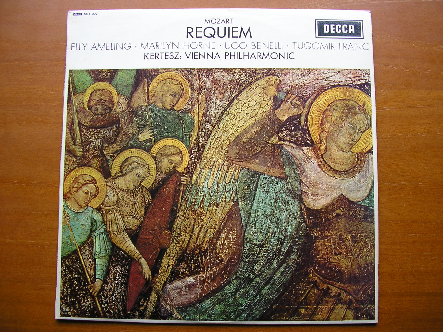 MOZART: REQUIEM     SOLOISTS / VIENNA PHILHARMONIC / KERTESZ     SET 302