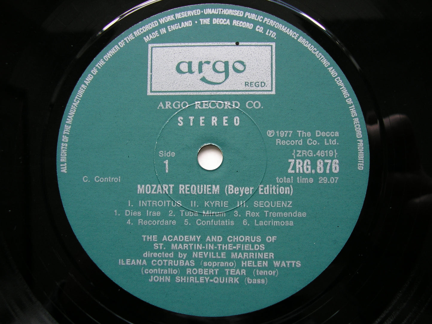 MOZART: REQUIEM     SOLOISTS / ACADEMY OF ST MARTIN IN THE FIELDS / MARRINER     ZRG 876