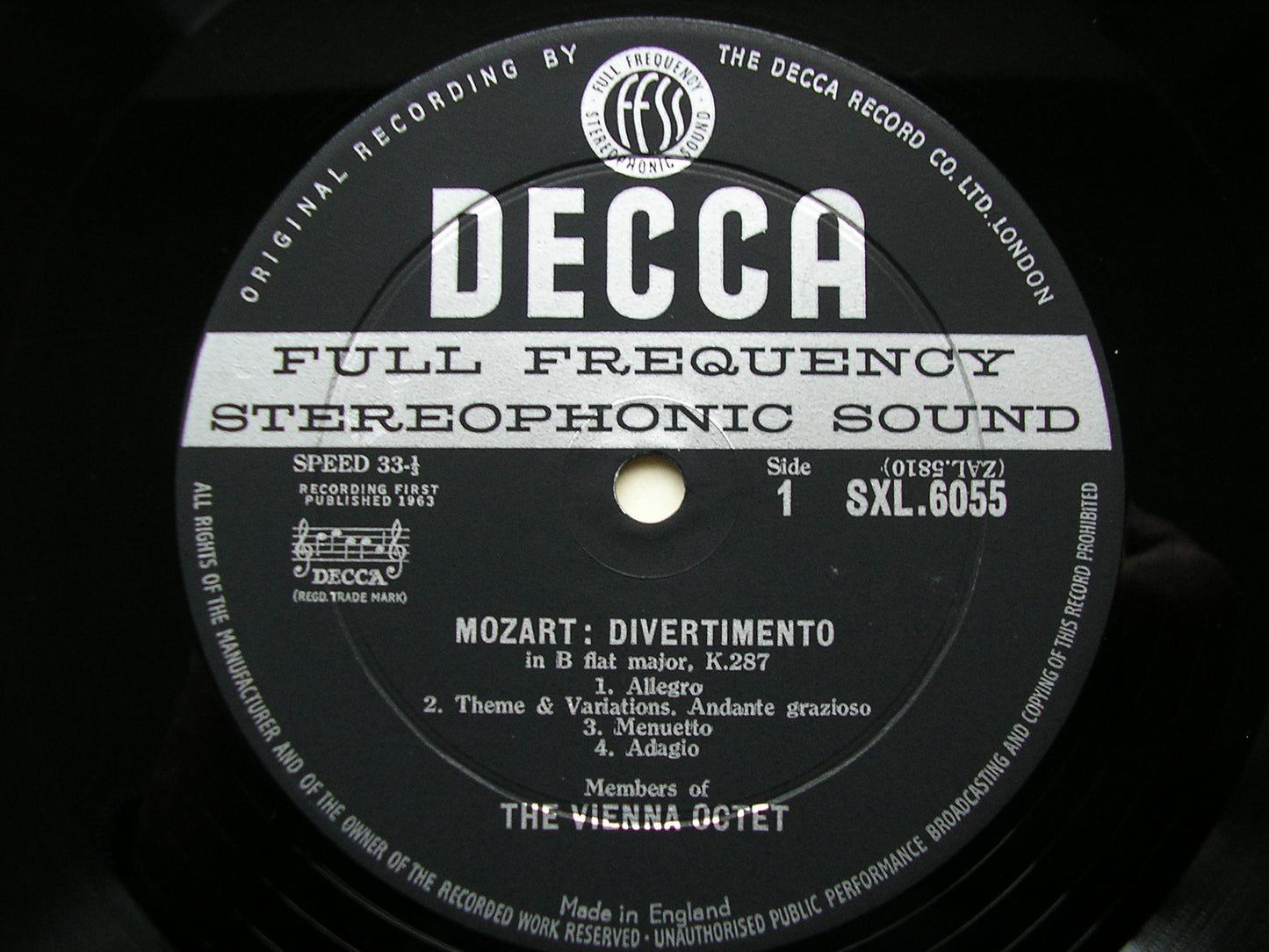 SXL 6055  MOZART: DIVERTIMENTO in B / MICHAEL HAYDN: DIVERTIMENTO in G     MEMBERS OF VIENNA OCTET     ED1