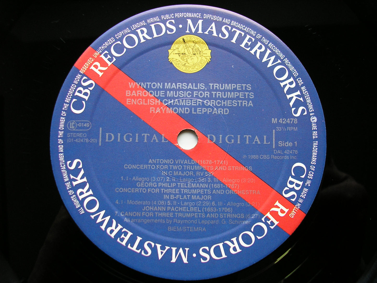 BAROQUE MUSIC FOR TRUMPETS: TELEMANN / VIVALDI / PACHELBEL / M. HAYDN / BIBER       MARSALIS / ENGLISH CHAMBER ORCHESTRA / LEPPARD       M42478